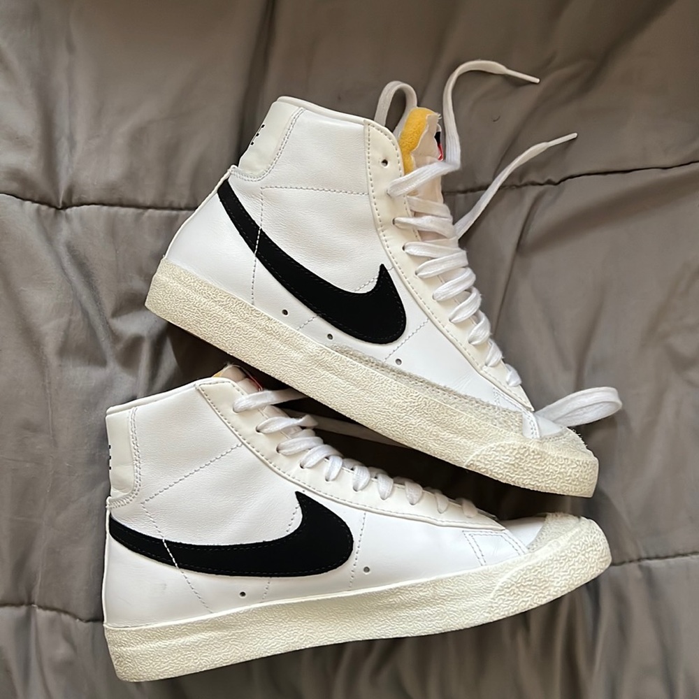slightly used Nike blazers W size 7